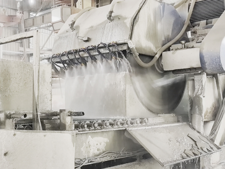 混（hún）凝土砌塊（kuài）切割流水線2